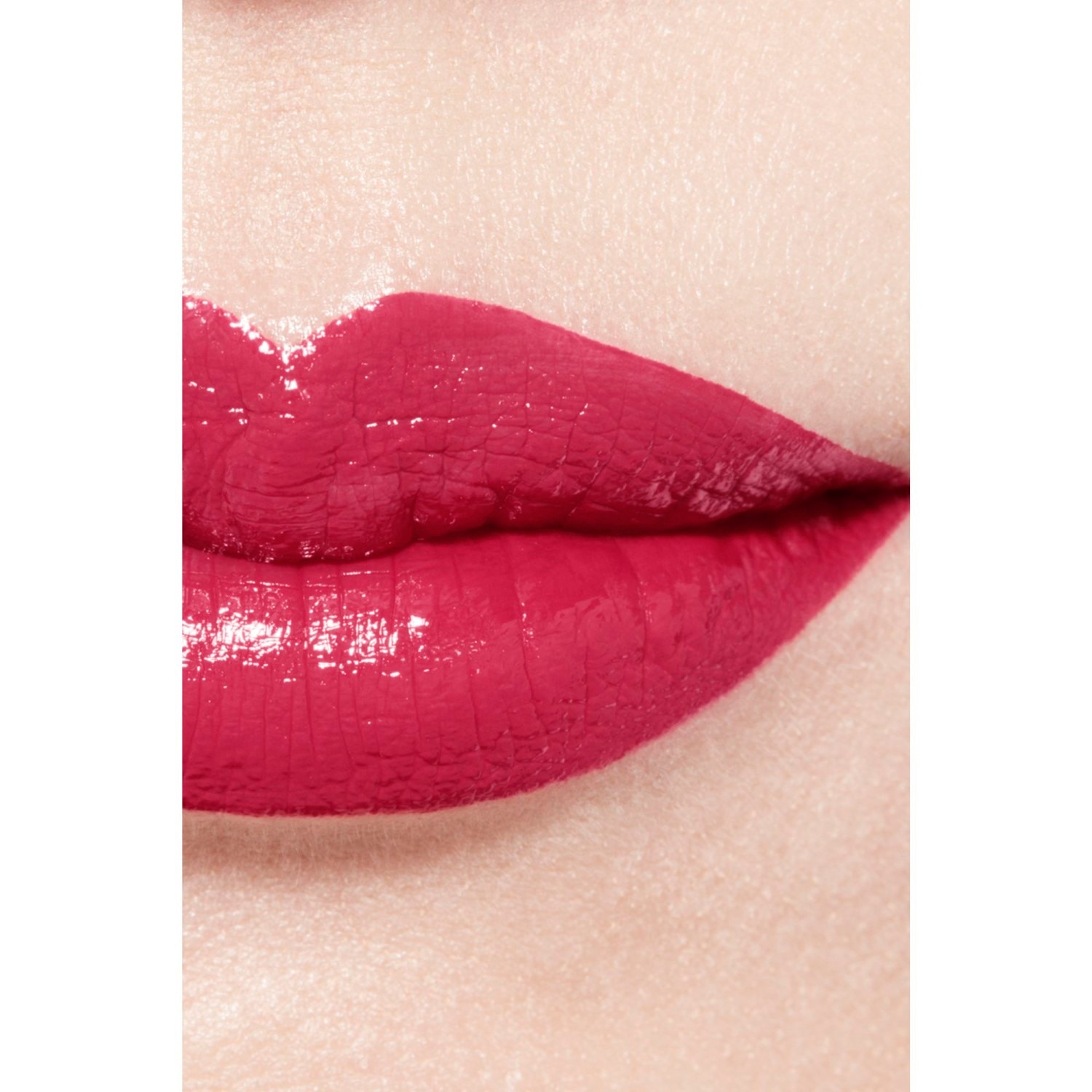 LA BARRA DE LABIOS HIDRATANTE Y REPULPADORA DE LARGA DURACIÓN. COLOR Y BRILLO INTENSOS.
